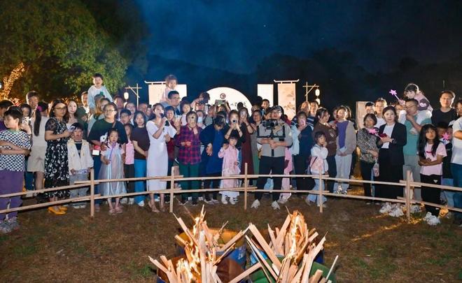 太燃！白天逛摊听民谣入夜追萤火蹦迪澳门新葡京网站“五一”苏州太湖东山(图2)